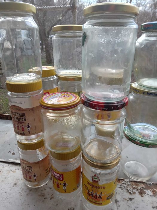 Стъклени буркани и шишета различен размер