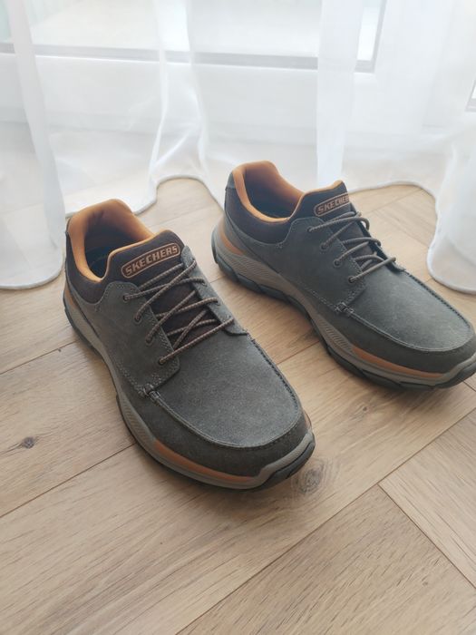 Vand pantofi Skechers noi. 42.5