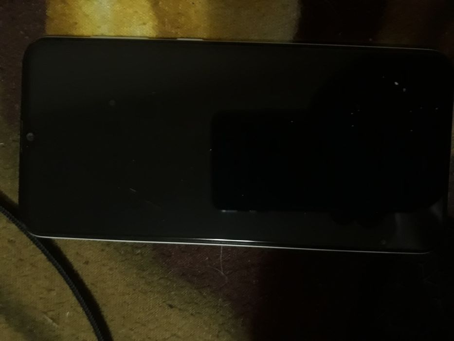 Продавам Samsung A30S