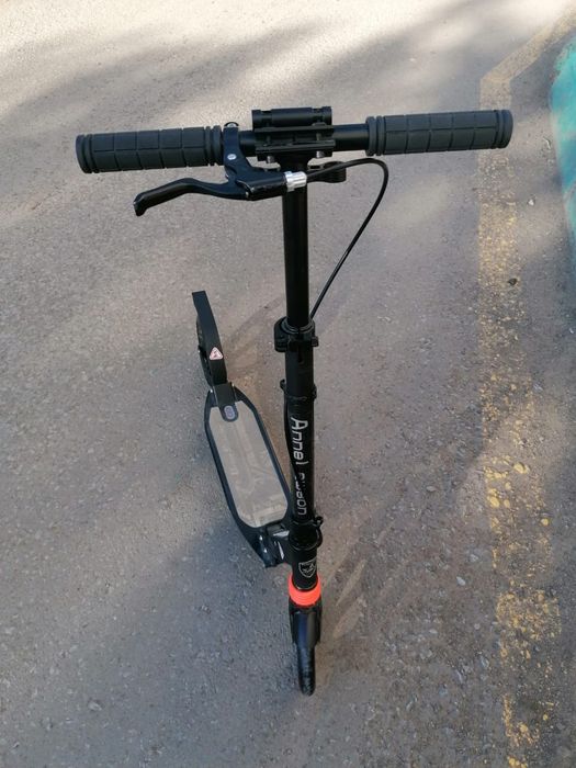 Продам самокат Anne Lawson