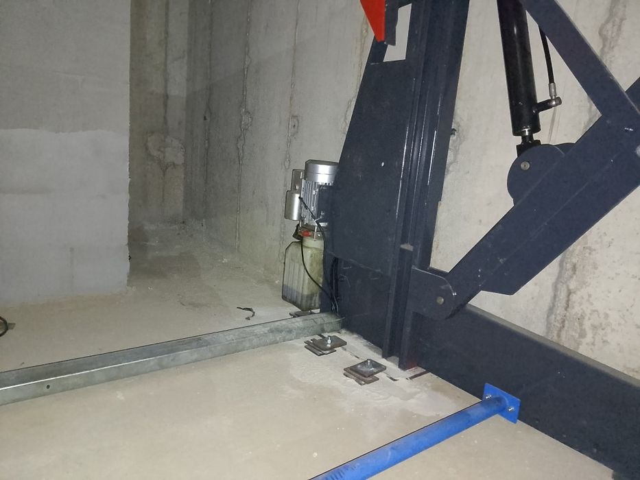 Система за паркиране на два автомобила