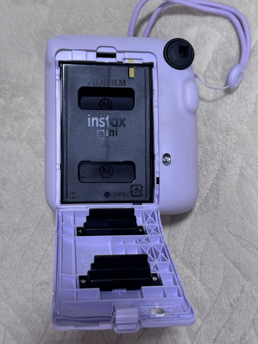 Instax mini 12 . Фотоаппарат