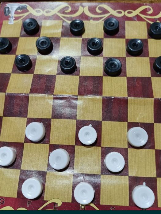 Продам шашки и карты игральные