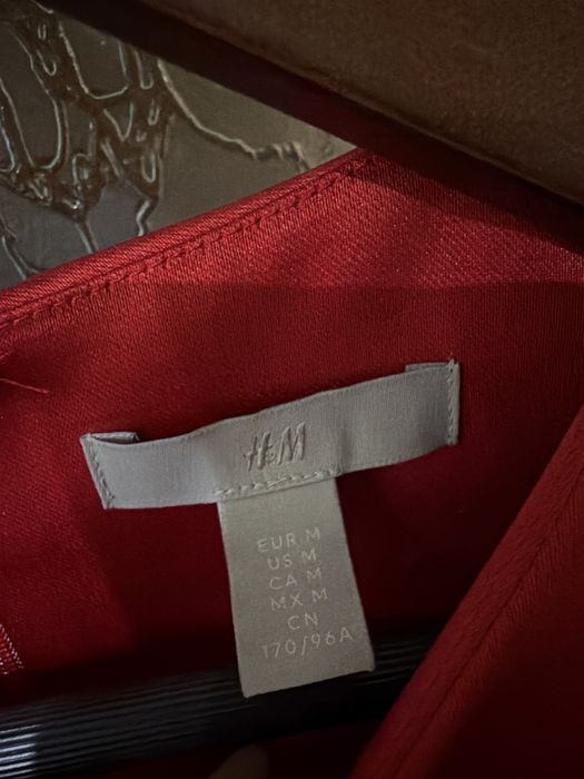 Червена рокля H&M