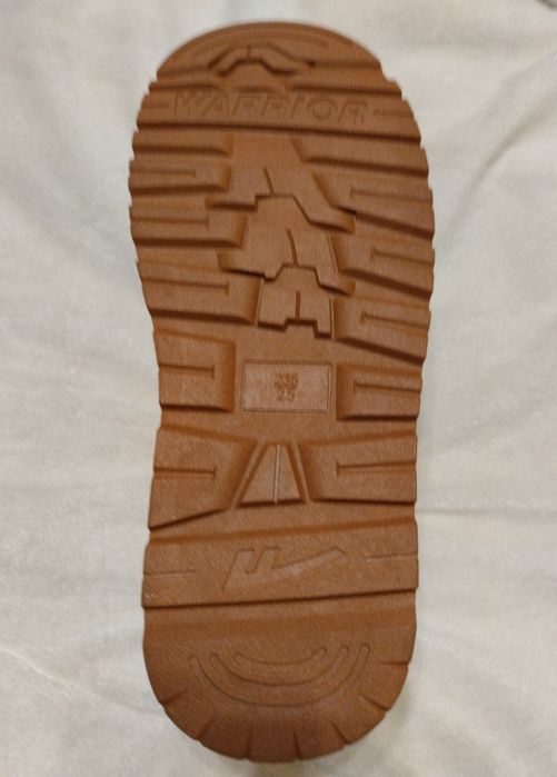 Укороченные женские угги