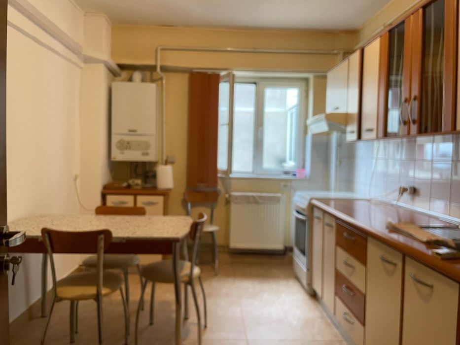 Vand apartament 3 camere