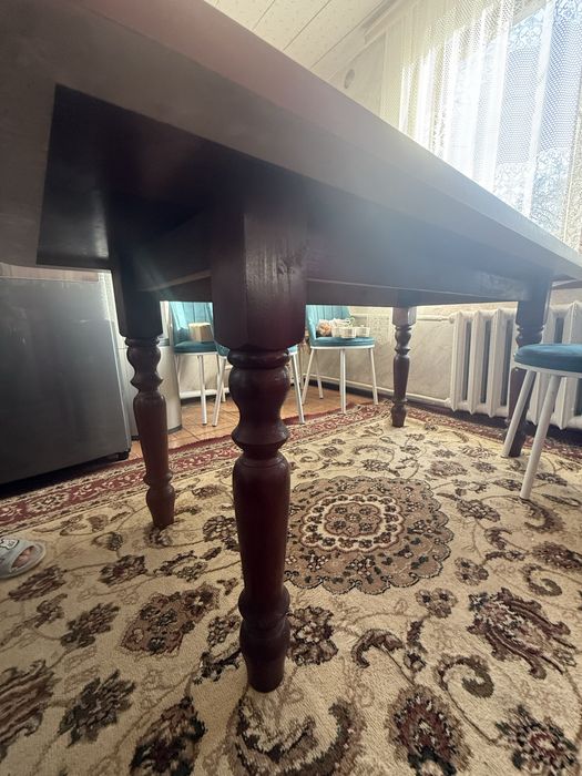 Стол кухонный, без стулчиков