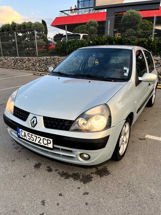 Автомобил Renault Clio 2