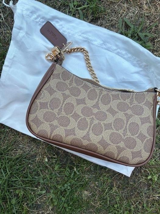 Coach teri bag monogram