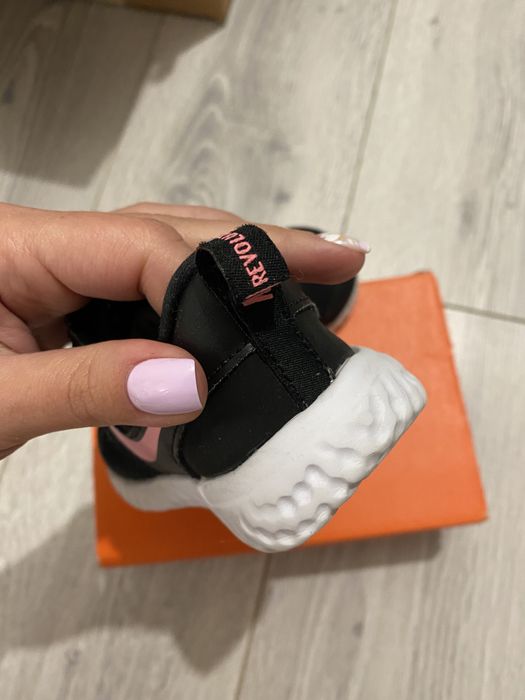 Кроссовки для девочки