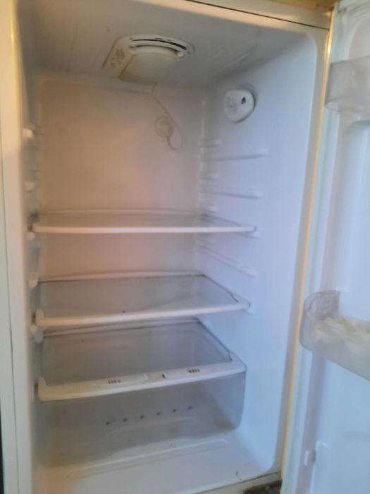 Продам холодильник на разбор! Не рабочий