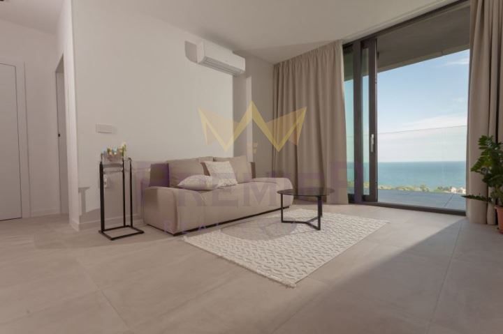 Дава се под наем Двустаен апартамент в Варна, Чайка - 76 кв.м за 1200 € - Снимка #2