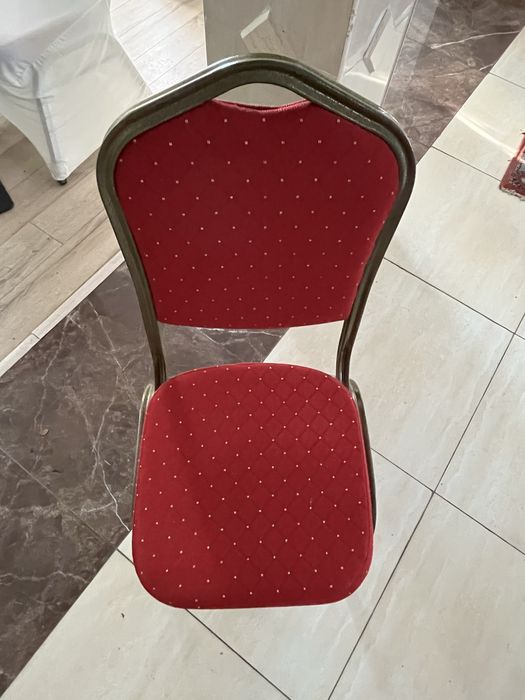 Scaune banchet tapițat, stare bună