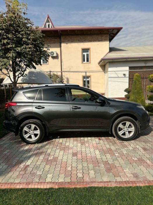 Toyota rav4 2015 UAE