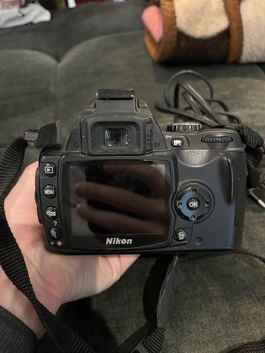 DSLR Nikon D40 + obiectiv 18–55mm + husa