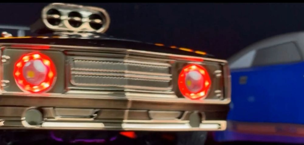 Продаётся машинка на пульте управления