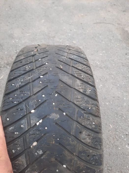 Продам шины с дисками 235/45 R18