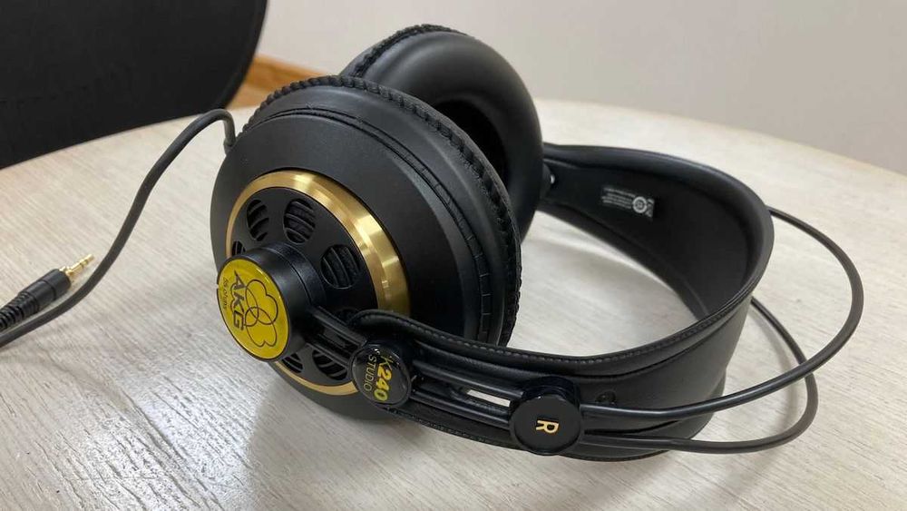 Наушники студийные AKG K240 STUDIO