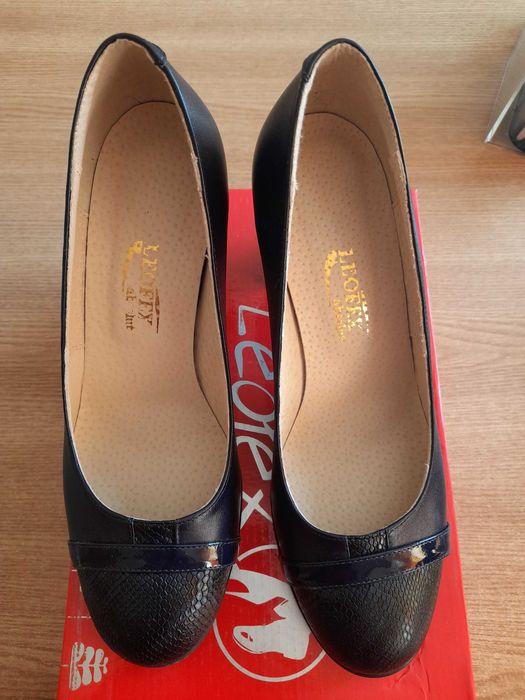 Pantofi dama noi, piele naturala, marimea 37, culoare bleumarin