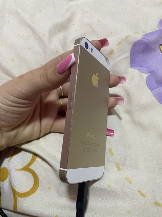 Iphone 5s ,culoare gold