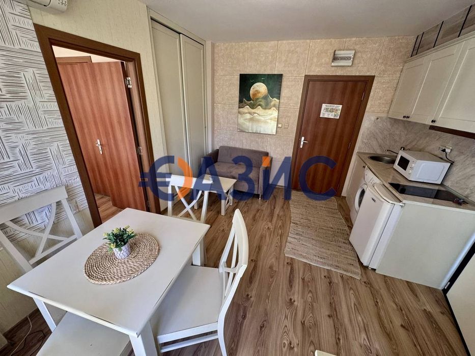 Продава се Двустаен апартамент в к.к. Слънчев бряг - 65 кв.м за 1430 €/кв.м - Снимка #4
