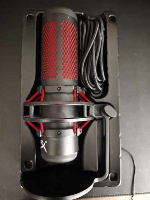 HyperX Quadcast микрофон
