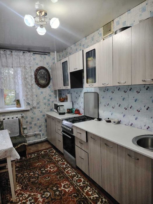 Продам 3-х квартиру 2 "кирпич" 69 кв.м 1/2 ул.Янушкевича д.80