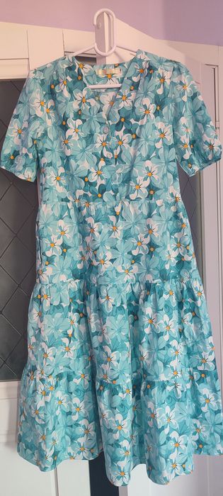 Продам костюм, платья