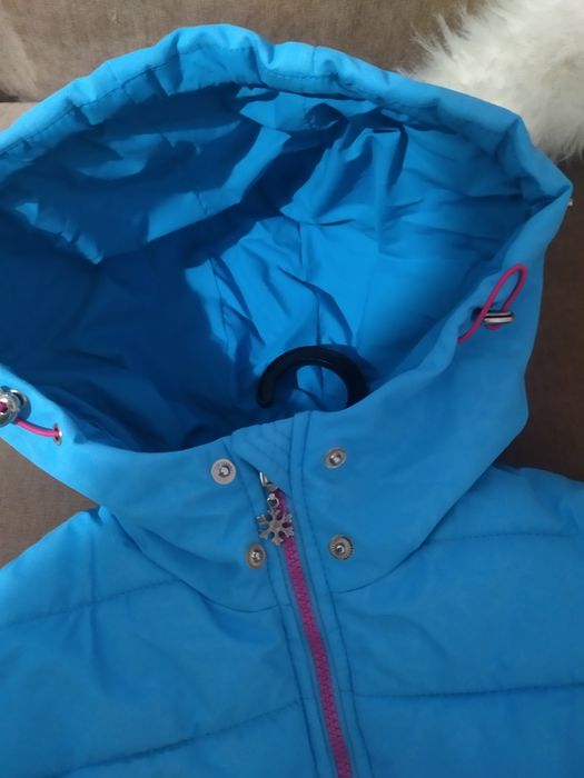 Продам пальто зимнее на девочку