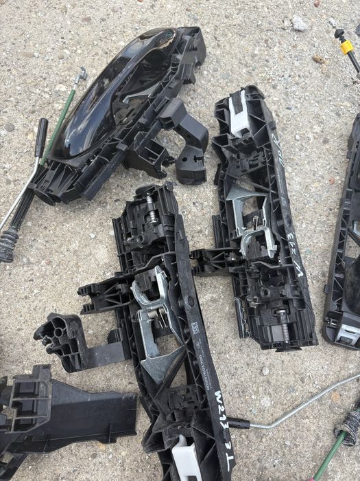 Mercedes w213 Е класа комби Брави и външни дръжки врати