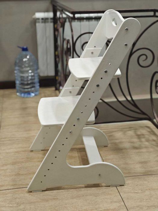 Детский растущий стул с присоединяющимся столиком деревянный б/у