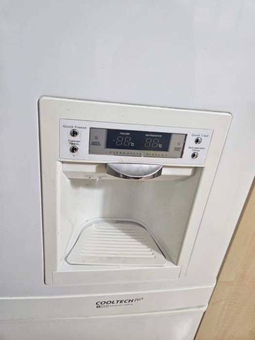 Холодильник Samsung