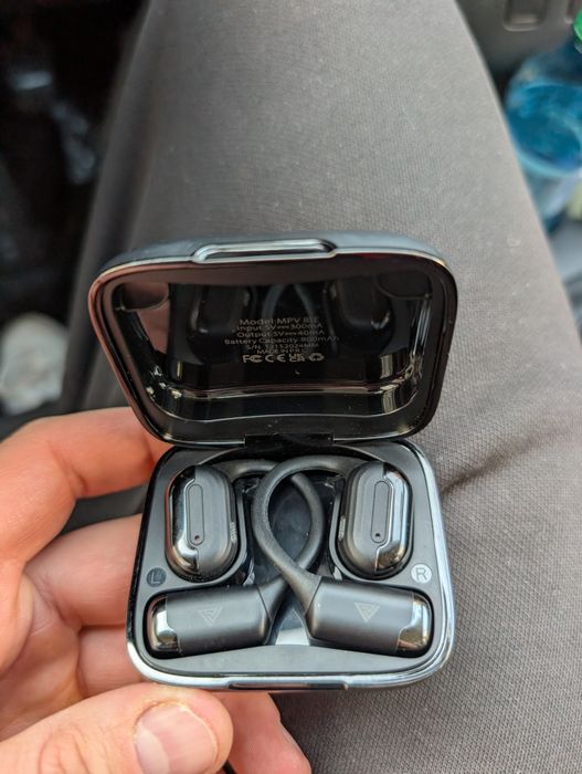 Casti bluetooth ear in