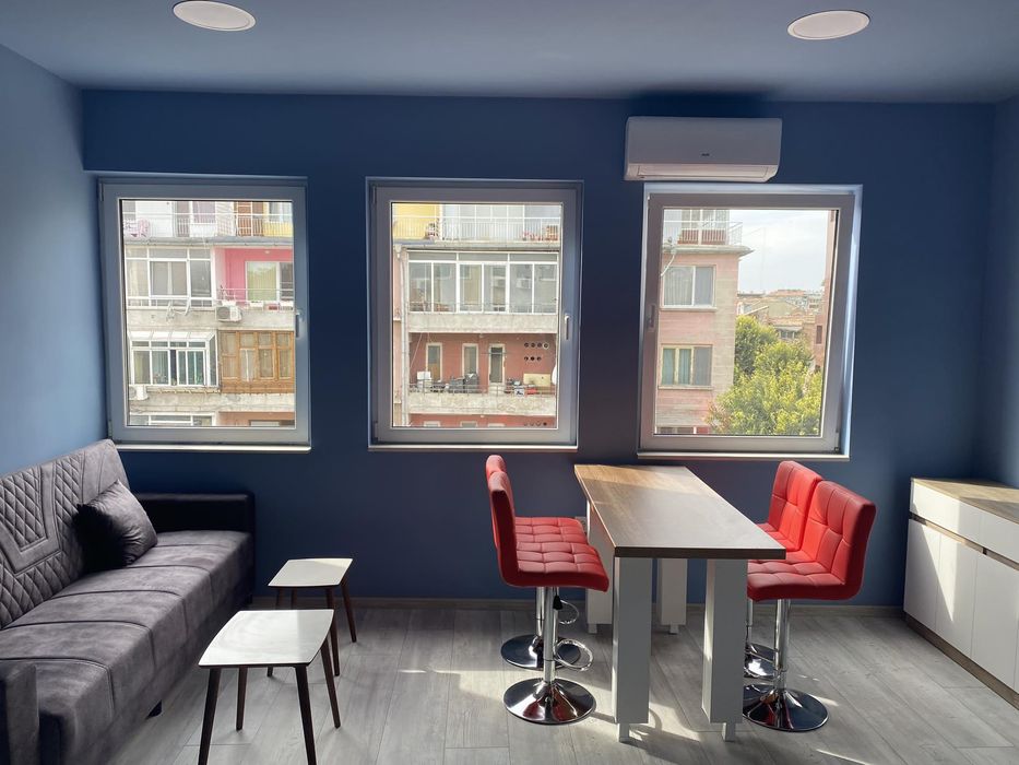 Дава се под наем Едностаен апартамент в Варна, ЖП Гара - 48 кв.м за 550 € - Снимка #3