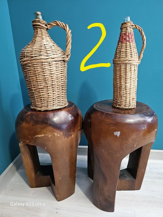 Продавам плетени стъклени дамаджани