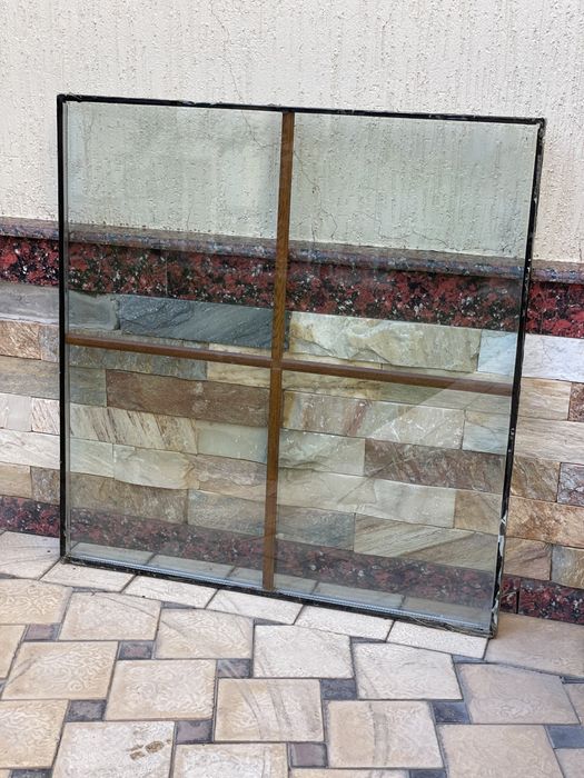 Окна фирмы Akfa размером 0,75х0,79 с шотландкой