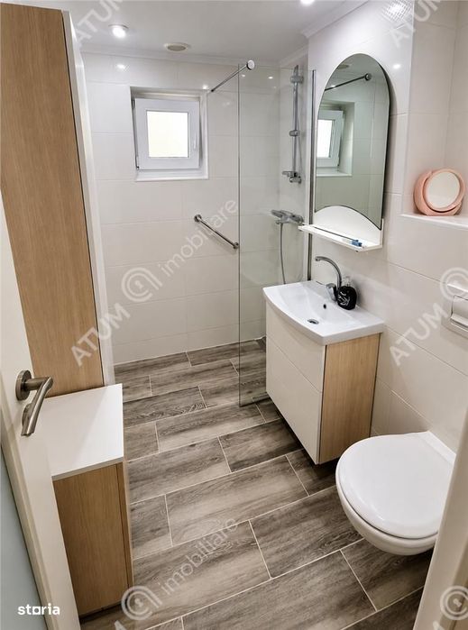 Apartament renovat cu 3 camere 2 bai si pivnita in Sibiu