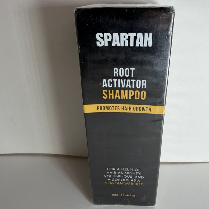 Шампоан за коса Spartan Root Activator, предназначен за стимулиране на растежа на косата и подобряване на здравето на скалпа.