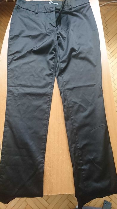 Vand pantaloni saten RINASCIMENTO negru, marimea 38