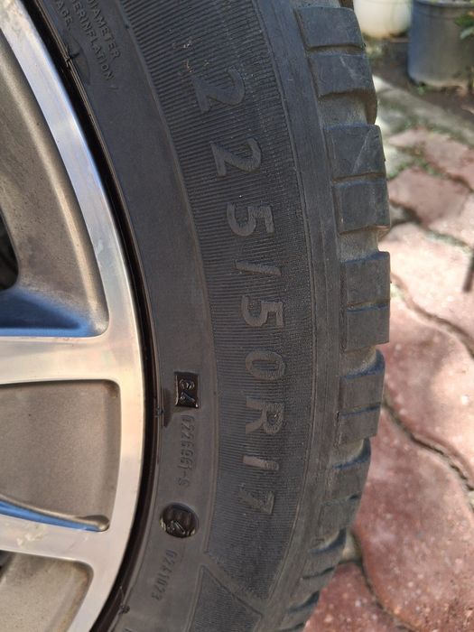 Vând roți complecte R17 Mercedes
