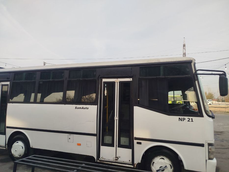 Srochna sotiladi ISUZU avtobus 2013 yil