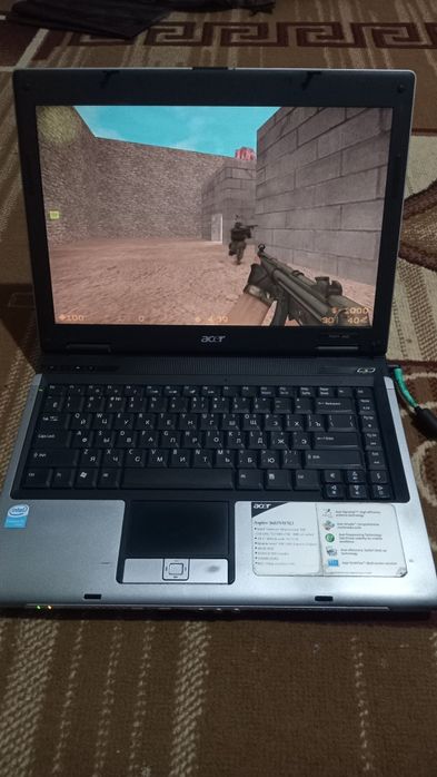 Ноутбук сотилади