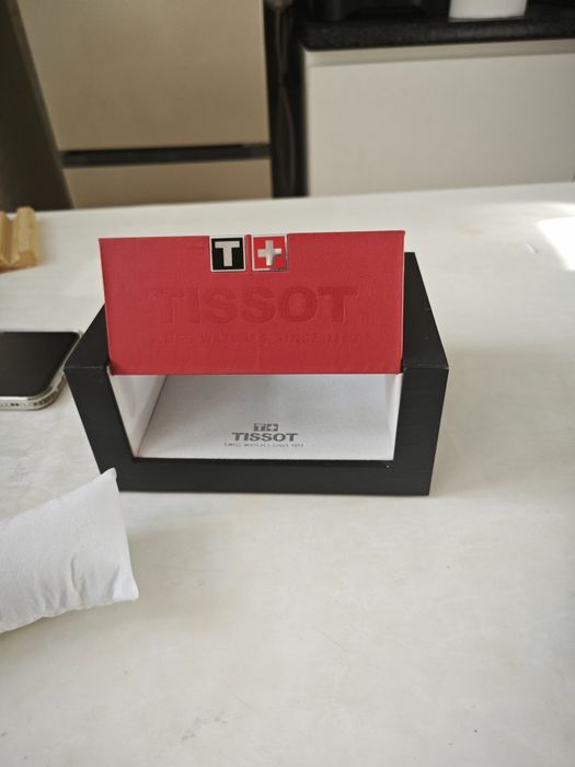 Продам часы tissot