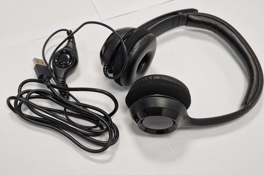 Casti cu microfon Logitech H390 noi nefolosite