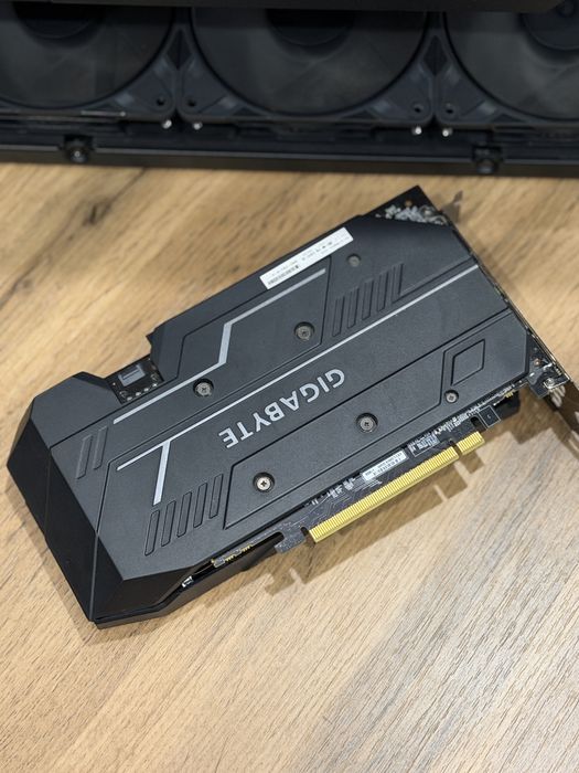 Игровая видеокарта GTX 1660