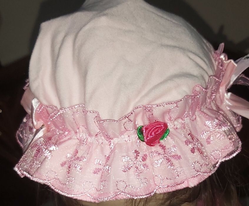 Кепочки разные на мальчика и девочку