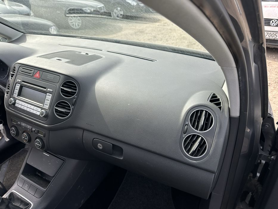 Табло със десен airbag за VW Golf Plus