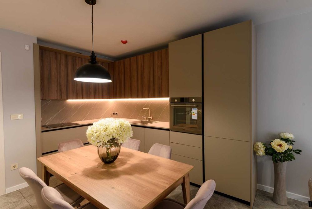 Дава се под наем Двустаен апартамент в София, Дианабад - 70 кв.м за 523.26 € - Снимка #1