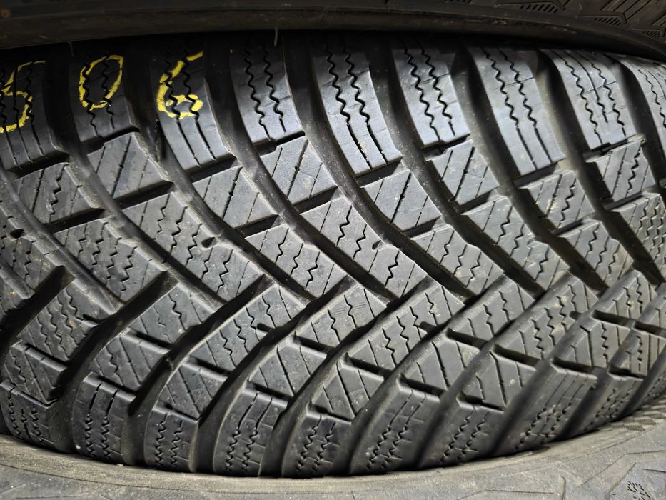 4бр Зимни гуми 185 70 14 - Hankook