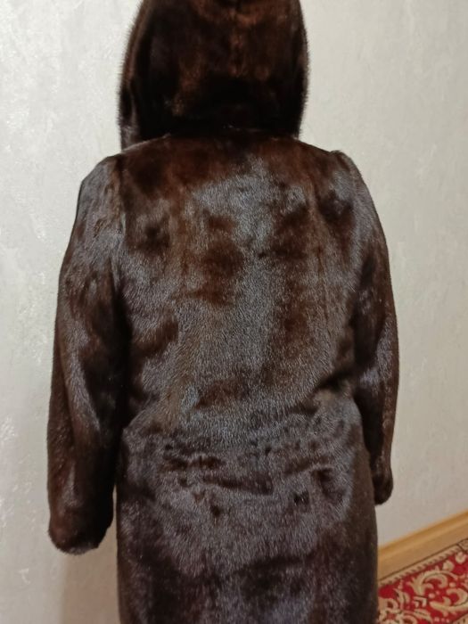Шуба норковая коричневая